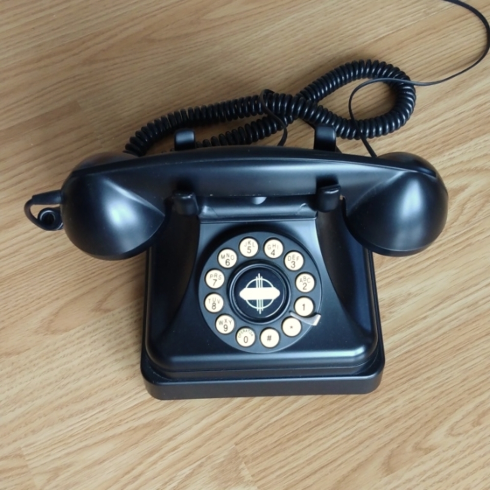 Crosley Old Fashioned Desk Phone
